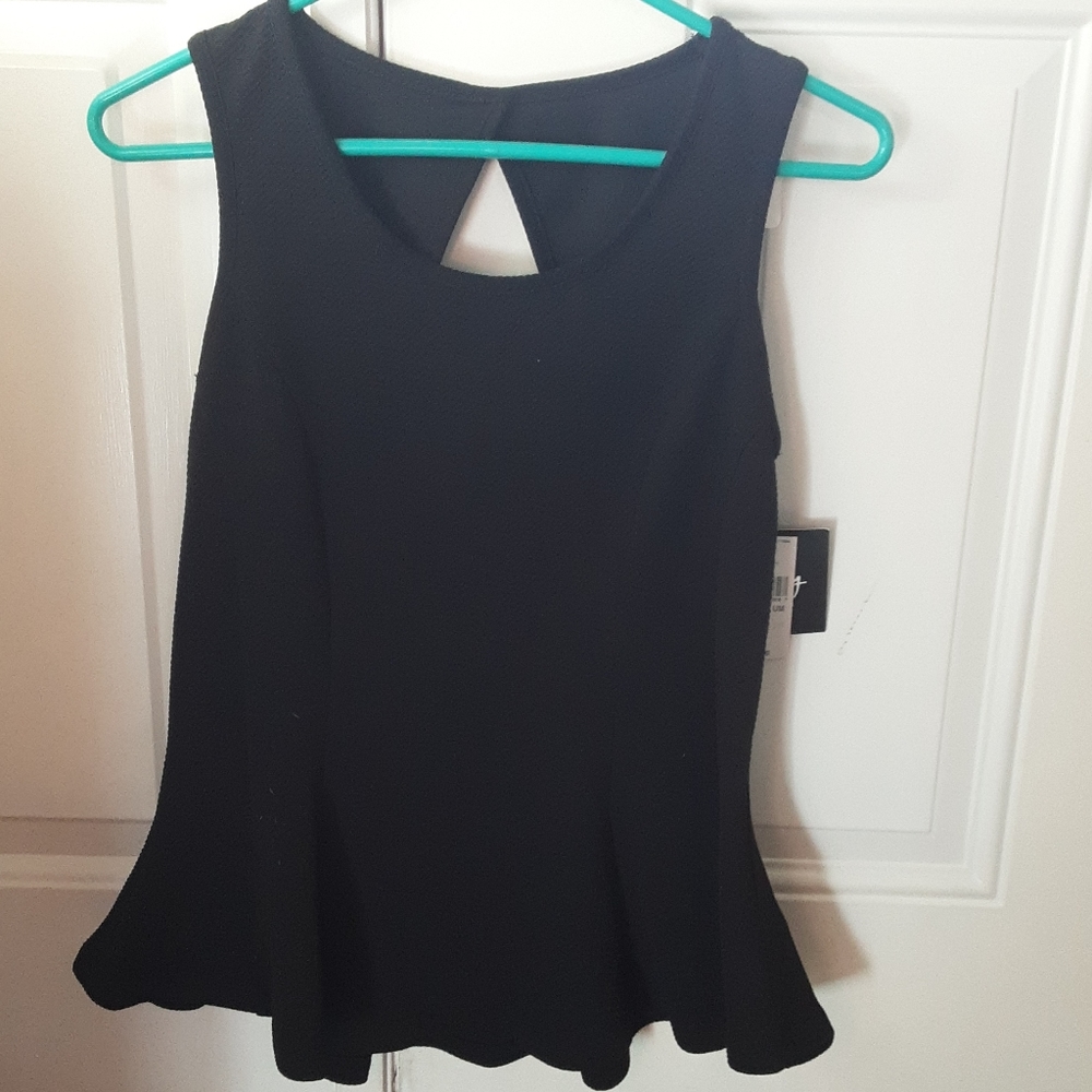 By By top for women